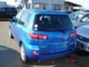 2005 Mazda Demio Pictures