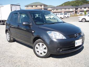 2005 Mazda Demio Pictures