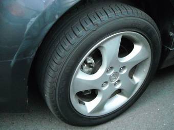 2005 Mazda Demio Photos