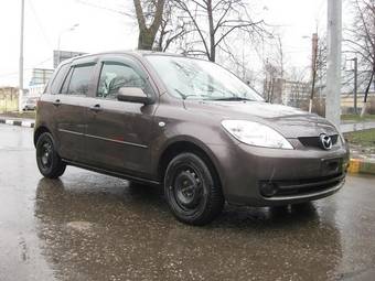 2005 Mazda Demio Pictures