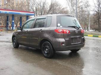 2005 Mazda Demio Photos