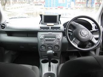 2005 Mazda Demio Pictures