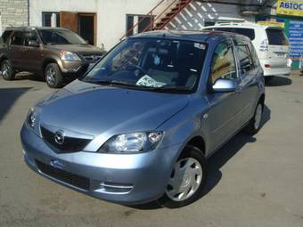 2005 Mazda Demio Photos