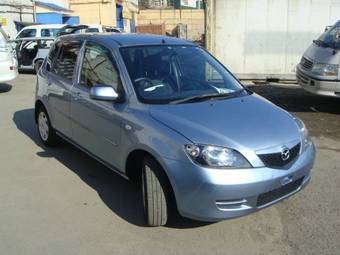 2005 Mazda Demio Pictures