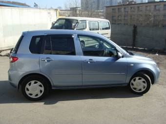 2005 Mazda Demio Images