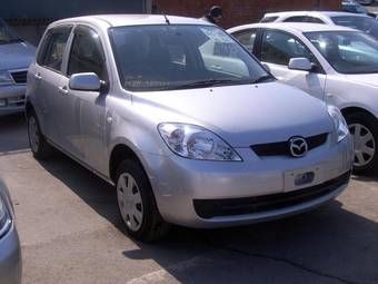 2005 Mazda Demio Photos