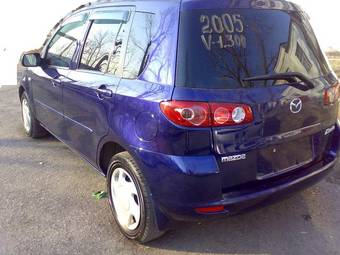 2005 Mazda Demio Pictures