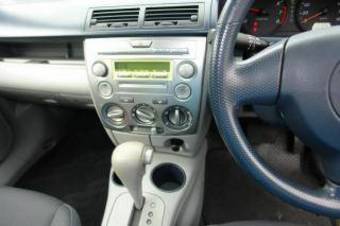 2005 Mazda Demio Pics