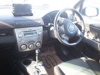 2005 Mazda Demio Pictures