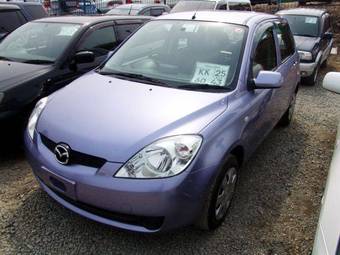 2005 Mazda Demio Photos