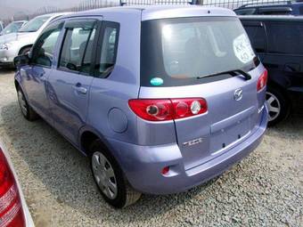 2005 Mazda Demio Pictures