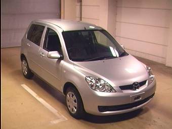 2005 Mazda Demio Photos