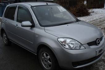 2005 Mazda Demio Photos
