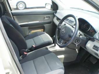 2005 Mazda Demio Pictures