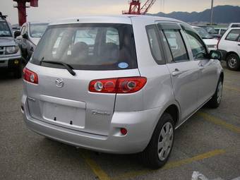 2005 Mazda Demio Photos