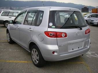 2005 Mazda Demio Photos