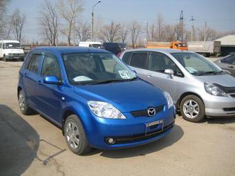 2005 Mazda Demio Pictures