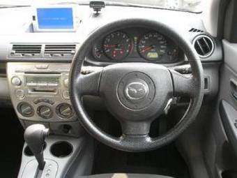 2005 Mazda Demio Pictures