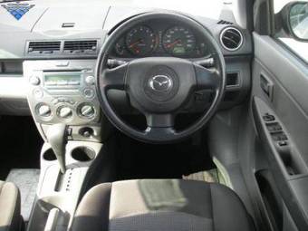 2005 Mazda Demio Photos