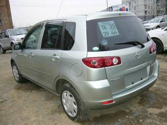 2005 Mazda Demio Pictures