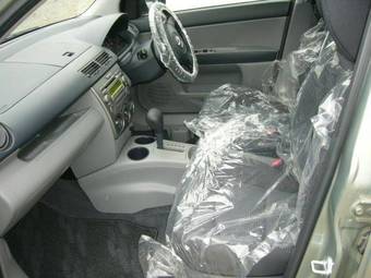 2005 Mazda Demio Photos