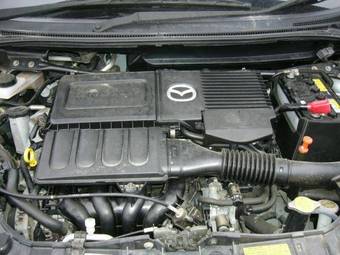 2005 Mazda Demio Photos