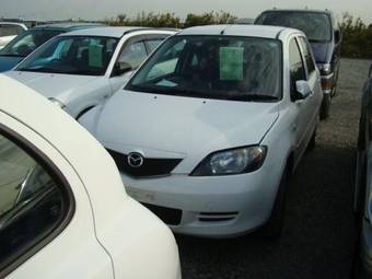 2005 Mazda Demio Pictures