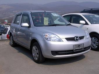 2005 Mazda Demio Pictures