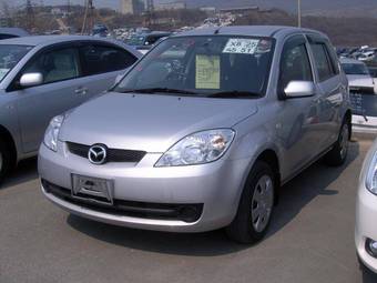 2005 Mazda Demio Pics