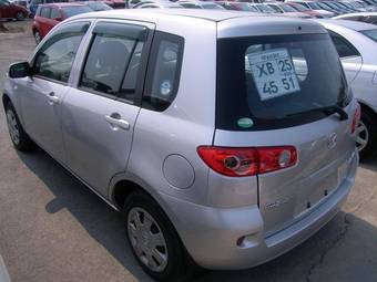2005 Mazda Demio Pictures