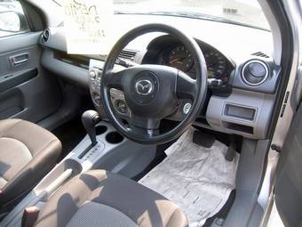 2005 Mazda Demio Pictures