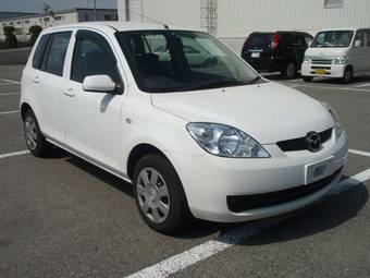 2005 Mazda Demio Pics