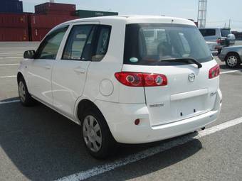 2005 Mazda Demio Pictures