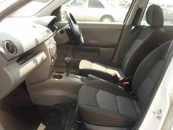 2005 Mazda Demio Photos