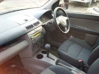 2005 Mazda Demio Photos