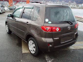 2005 Mazda Demio Pictures