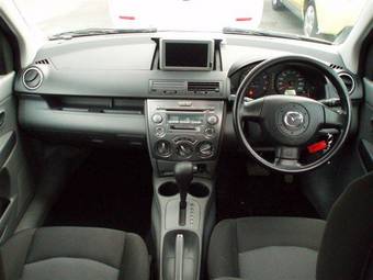 2005 Mazda Demio Photos