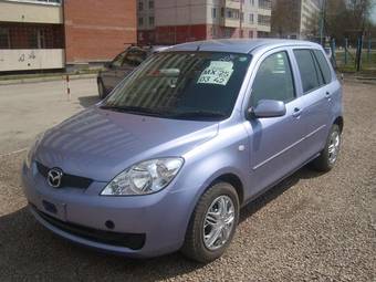 2005 Mazda Demio Photos