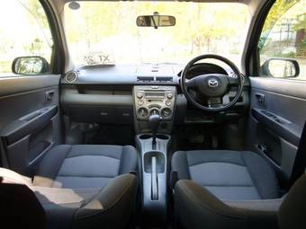2005 Mazda Demio Images
