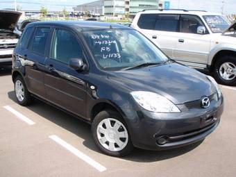 2005 Mazda Demio Photos