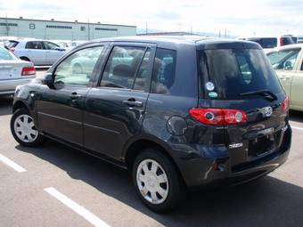 2005 Mazda Demio Pictures