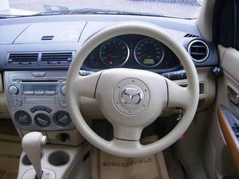 2005 Mazda Demio Pictures