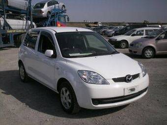 2005 Mazda Demio Images