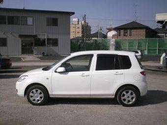 2005 Mazda Demio Pictures