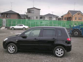 2005 Mazda Demio Images