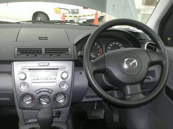 2005 Mazda Demio Photos