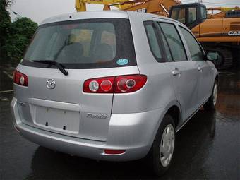 2005 Mazda Demio Photos