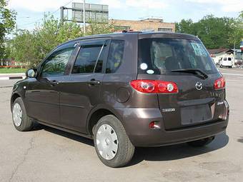 2005 Mazda Demio Pictures