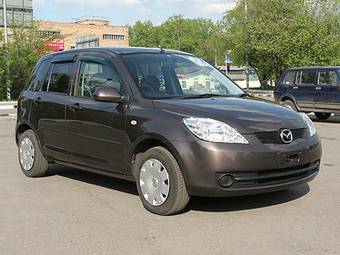 2005 Mazda Demio Pictures