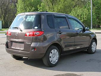 2005 Mazda Demio Pictures